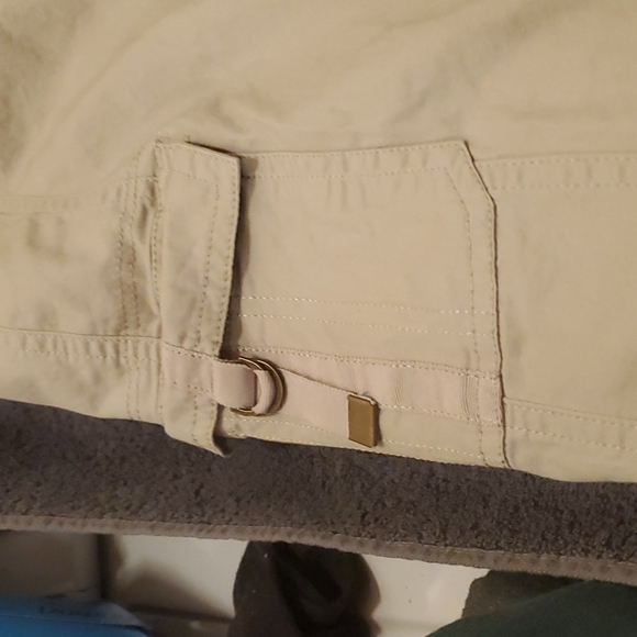 Plus size capris wore once elastic waist band - Picture 2 of 6